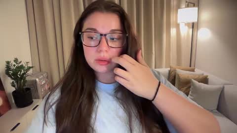 Ariana online show from August 9, 7:28 pm