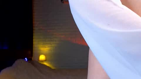 Snapshot of twinklefluff chatting on September 18, 2:15 pm twinklefluff online show from September 18, 2:15 pm