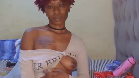 tynniee online show from March 16, 5:44 am