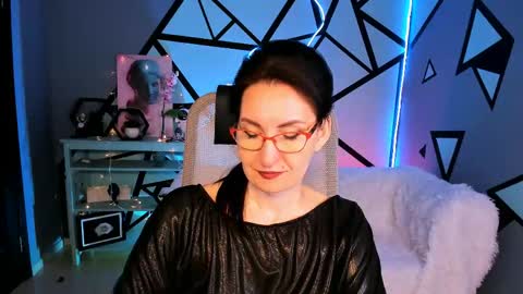 UnaTera online show from April 30, 5:34 am