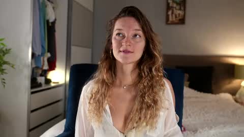 Snapshot of unbelievable__ chatting on October 3, 4:06 am Sasha online show from October 3, 4:06 am