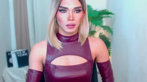 Miss Andrea online show from April 9, 12:02 am