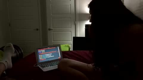 urdaddyslut14 online show from May 13, 7:36 am