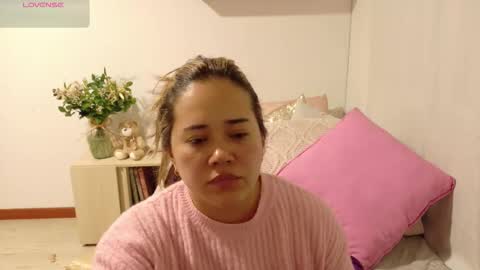 Mia Miller online show from March 5, 1:01 am