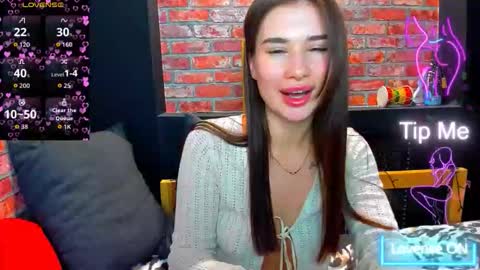 Alice online show from December 1, 12:30 pm