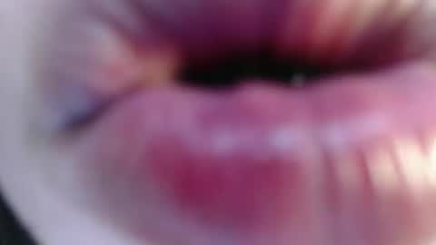 Snapshot of urlovely_sofie chatting on October 25, 7:10 pm Sofie online show from October 25, 7:10 pm