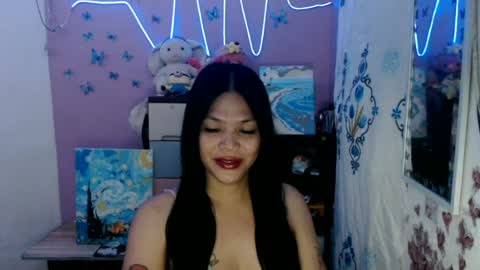 hi im kim online show from July 26, 10:56 am