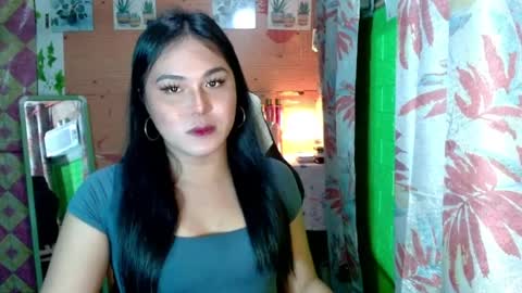 YOURGIRLCAMILLA online show from April 3, 5:11 pm