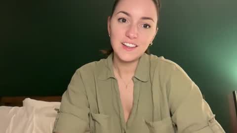 Snapshot of urwetdreamddd chatting on October 15, 12:02 am Dream online show from October 15, 12:02 am