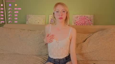 Chloe online show from May 16, 8:19 pm
