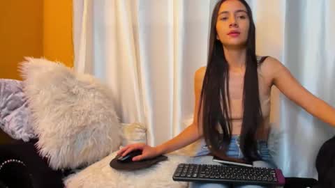 VaiolletCooper online show from April 25, 3:42 pm