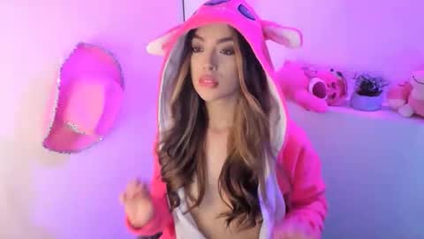 vaiolett_69 online show from February 12, 5:20 am