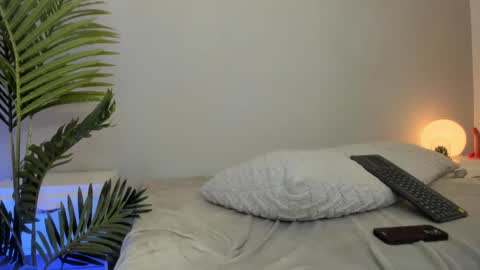 Snapshot of valentina_m17 chatting on October 1, 12:37 am VALENTINA online show from October 1, 12:37 am