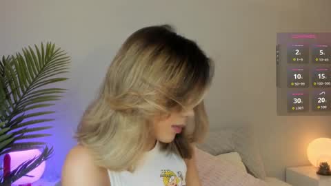Snapshot of valentina_m17 chatting on September 23, 1:04 am VALENTINA online show from September 23, 1:04 am