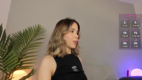 Snapshot of valentina_m17 chatting on September 27, 1:57 am VALENTINA online show from September 27, 1:57 am