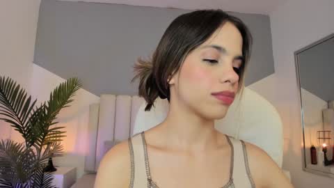 Snapshot of valentina_m17 chatting on December 21, 10:30 pm VALENTINA online show from December 21, 10:30 pm