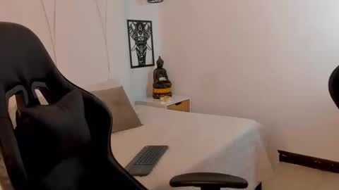   online show from September 9, 2:28 pm