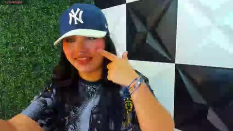 valeri_harpers4 online show from October 23, 1:11 am