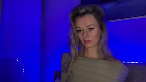 Valerie  online show from December 5, 8:54 pm