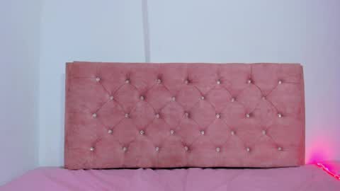 valery_adams13 online show from April 11, 10:52 am