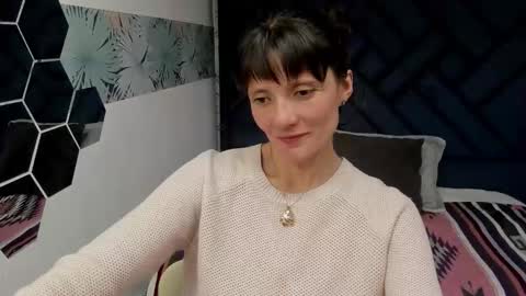 VALERY MORE online show from November 11, 3:31 pm