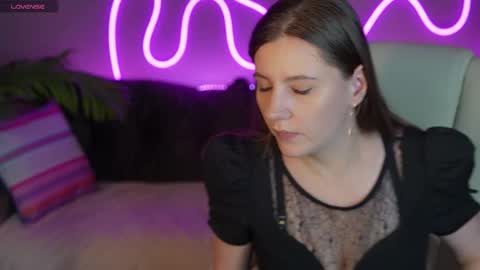 V A L E R Y  M U R online show from October 9, 7:18 pm