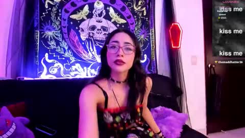 Snapshot of vampy_dolll chatting on September 15, 5:27 am vampy_dolll online show from September 15, 5:27 am