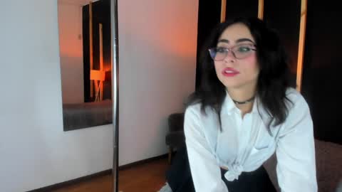 Snapshot of vampy_dolll chatting on December 22, 4:06 pm vampy_dolll online show from December 22, 4:06 pm