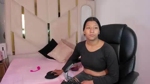 Vane online show from April 2, 3:20 pm