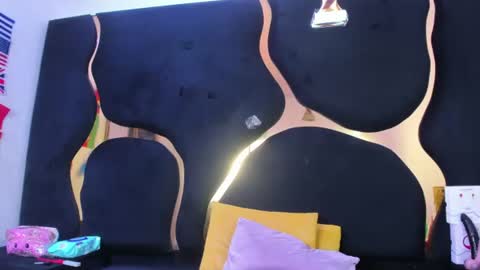 Vane online show from July 8, 5:59 pm