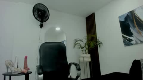 vanessa online show from September 11, 12:11 am