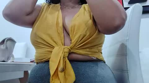 vanessa and samantha online show from January 8, 11:14 am