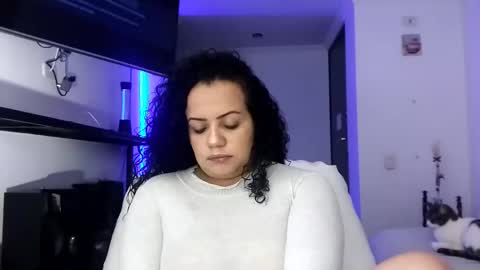 vanessa and samantha online show from February 5, 9:01 am