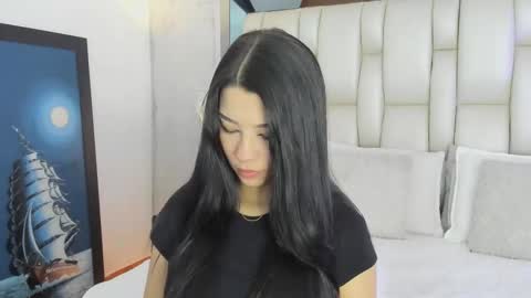 vanessaduval online show from November 15, 4:13 am