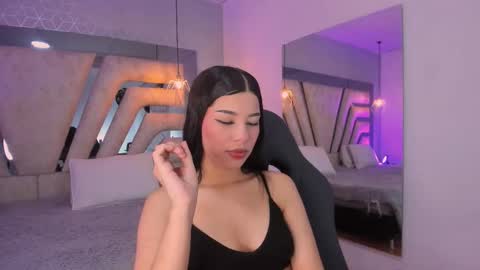 vanessaduval online show from November 2, 5:33 am