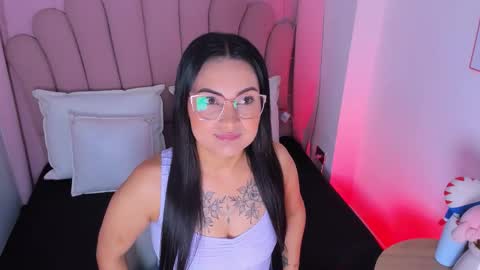 Snapshot of vanessamirren chatting on October 21, 12:09 pm vanessamirren online show from October 21, 12:09 pm