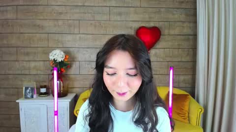 vanessavien online show from February 18, 5:00 pm