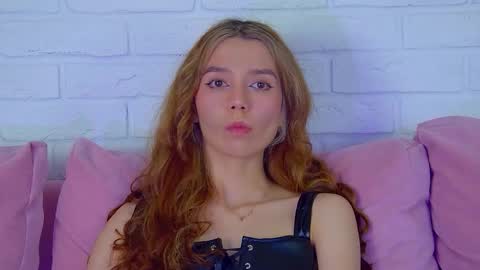 VanessaVienne online show from February 9, 5:26 pm