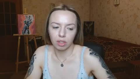 VanillaMuffin online show from November 11, 8:00 am