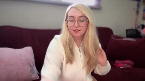 vanillapuddingpie online show from February 16, 7:05 pm