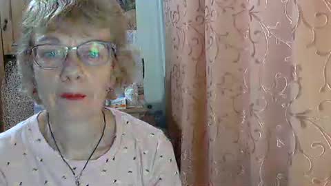 Vanillaxcreamy online show from December 19, 6:27 am