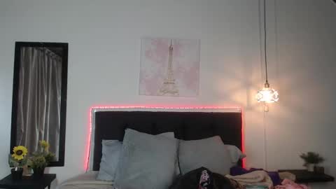 Snapshot of vannesweet_ chatting on January 4, 8:16 pm vane online show from January 4, 8:16 pm