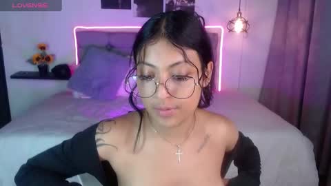 Snapshot of vannesweet_ chatting on February 16, 8:00 pm vane online show from February 16, 8:00 pm