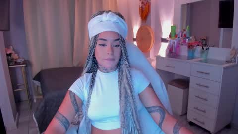 Vayolett Bass online show from February 1, 9:08 am