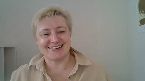 vea_motty online show from February 5, 9:01 am