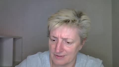 vea_motty online show from December 1, 4:31 pm