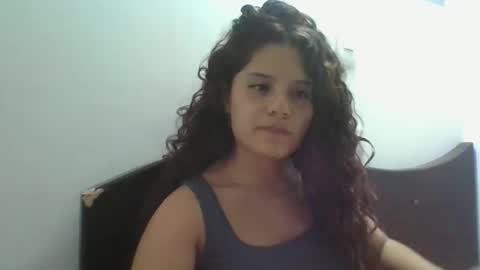 velvet_moon_v online show from April 9, 10:48 pm