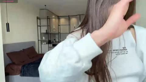 Sara online show from April 29, 8:39 am