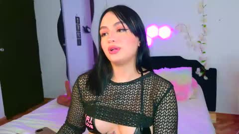 velvetvibes_ online show from April 4, 3:27 am
