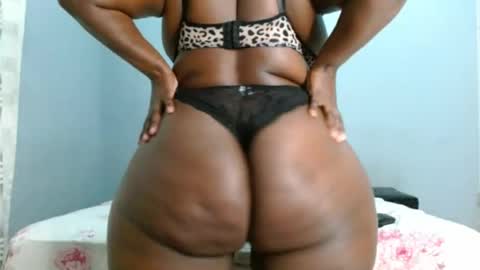 velvetychocolate1 online show from August 9, 2:30 am